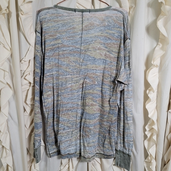 We The Free People Arielle Printed Camo Tiger Combo Tee Top Small - Picture 7 of 9